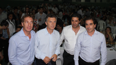 Angelici apura a Santilli: mandó a un senador a pedir el regreso de las PASO