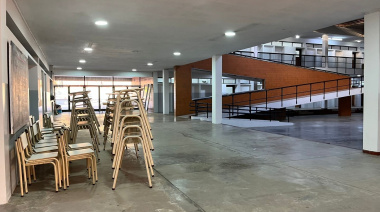 Pehuajó: la comuna entregó mobiliario en distintas instituciones educativas