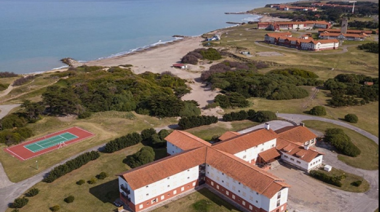 Proponen que los hoteles del complejo turístico de Chapadmalal se convierta en un campus universitario