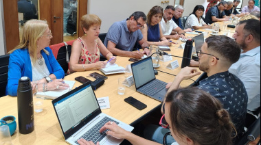 Docentes y estatales vuelven a paritarias en un clima de tensión y sin certezas salariales