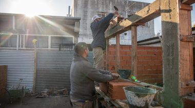 Lanús: el municipio continúa con las obras en distintas escuelas públicas del distrito