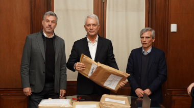 La Plata: Alak encabezó la apertura de sobres para reparar las cubiertas del Palacio Municipal