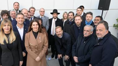 Intendentes aprovecharon el encuentro por la memoria de la AMIA para cuestionar a Kicillof