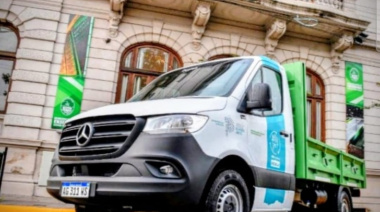 Denuncian que un camión donado para reciclar en Ensenada es utilizado para colocar cartelería del MDF