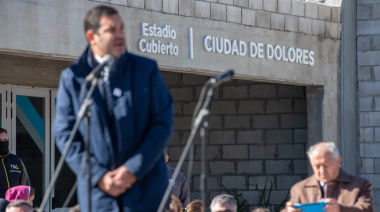 Festejo y rosca: Dolores inauguró un estadio cubierto con nuevas tribunas, piso flotante y vestuarios