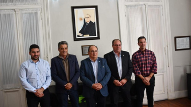 Intendente va por otros cuatro años y ya lanzó su carrera por la reelección