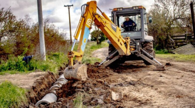 Prevenir la llegada de "El Niño": el Municipio avanza con trabajos de canalización en el distrito