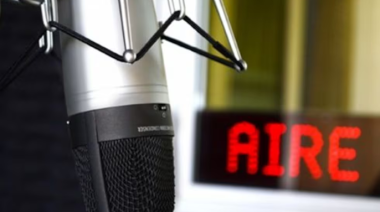 Sospecha en la Ciudad: un exlegislador con lazos políticos busca quedarse con las radios públicas porteñas