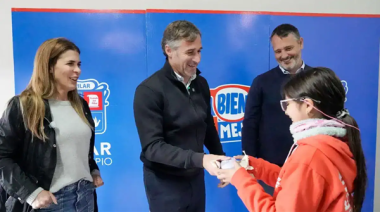 Pilar: Achával encabezó una nueva entrega del programa "ver bien, aprender mejor" en el distrito