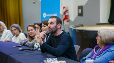 Selci recorrió centros de jubilados de Hurlingham y entregó elementos para actividades físicas