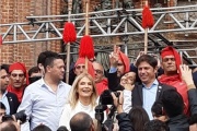 Juntos acusó al kirchnerismo de “robarse” el 25 de Mayo y Kicillof respondió: “Dan pena y vergüenza”