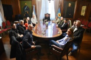 Garro no quiere sorpresas y abrochó el respaldo de la CGT: Trabajo, producción y desarrollo