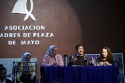 Kicillof con las Madres: “Al odio y a la violencia se le responde con organización”