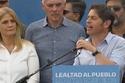 Kicillof en Berisso: “Ya está, ya se pinchó el globo de Milei”