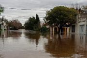 Más de 2000 evacuando en Salto: reclaman presencia del Estado provincial y nacional