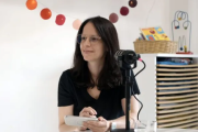 Soledad Martínez que invita a pensar el futuro de la educación mediante podcast