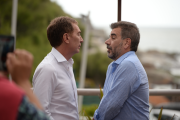 Santilli apela al carisma y a la apertura de la billetera para que los intendentes PRO se sumen a LLA