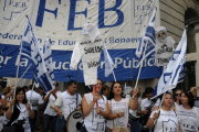 Docentes de la provincia para ante la falta de respuestas de Kicillof: ¿Le sueltan la mano?