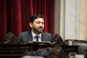 Familias endeudadas: Pablo Juliano busca que avance su proyecto de "segunda oportunidad"