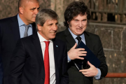 Pagano volvió a cruzar a Milei y cuestionó el programa de ciudadanía por inversión: “¿Quién cobra y cuánto?”