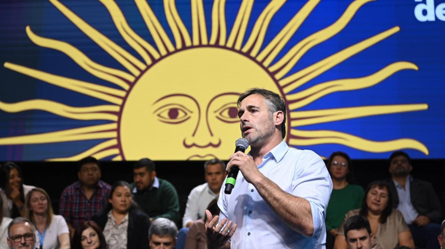 Achával: "Tenemos que desarrollar un proyecto de país federal, productivo y nacional"